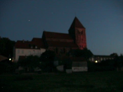 Kirche Tribsees bei Nacht